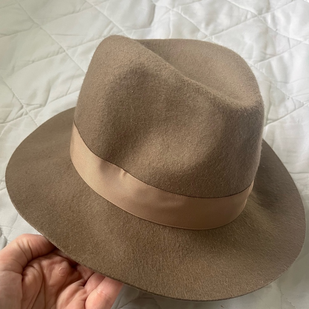 Stylish hat for fall